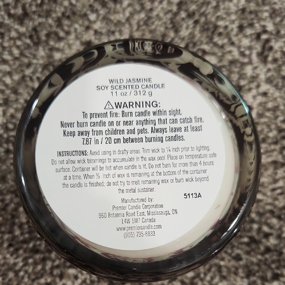 Botanical Design Candle Wild Jasmine Soy Scented Candle - Picture 2 of 5